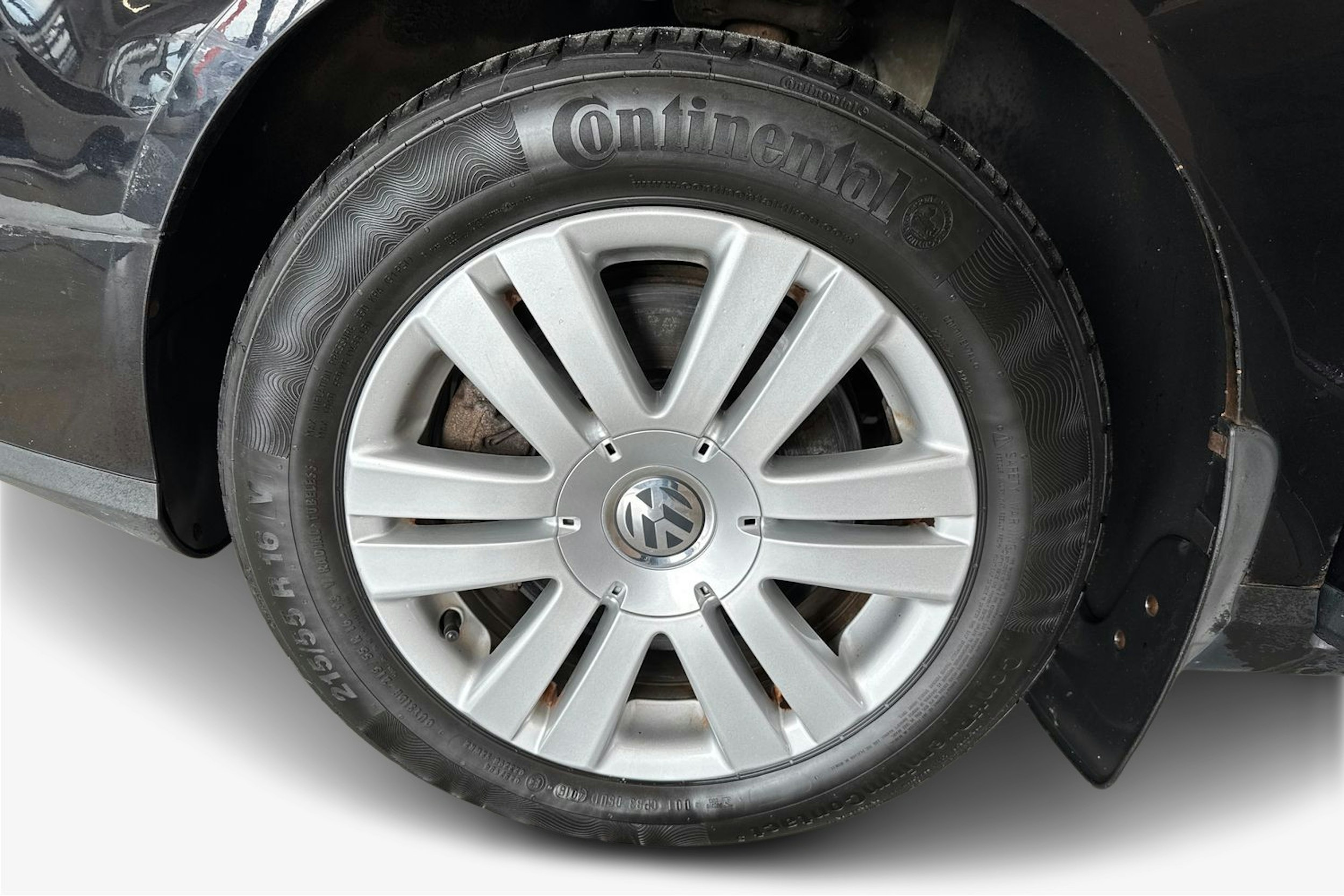 musta Volkswagen Passat 2009 kuva 11.