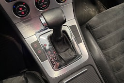 musta Volkswagen Passat 2009 kuva 23.