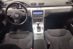 musta Volkswagen Passat 2009 kuva 9.