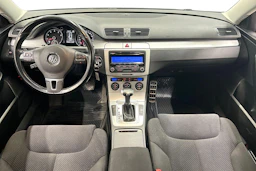 musta Volkswagen Passat 2009 kuva 7.