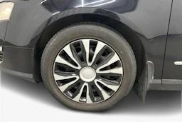 musta Volkswagen Passat 2009 kuva 9.