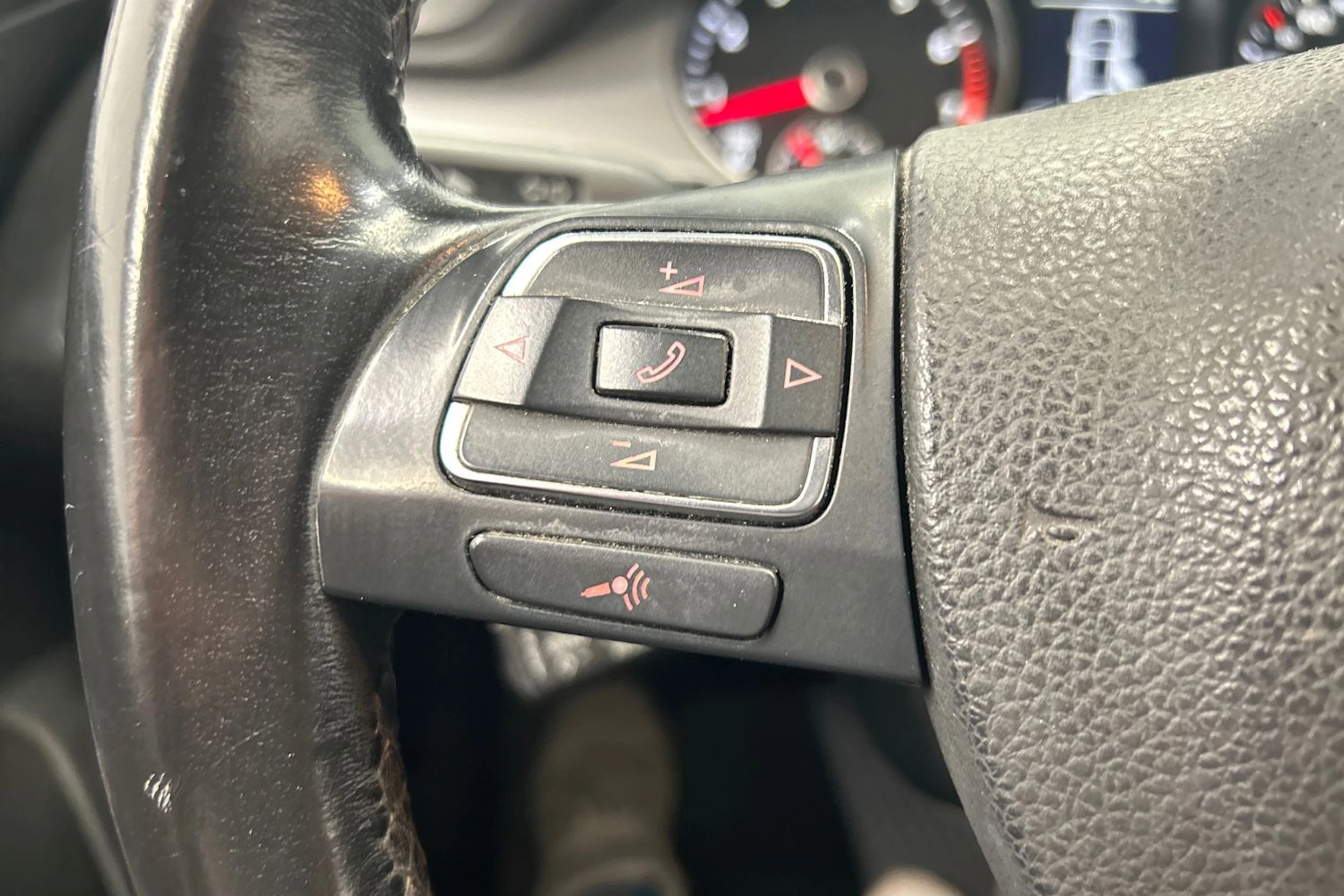 musta Volkswagen Passat 2009 kuva 18.