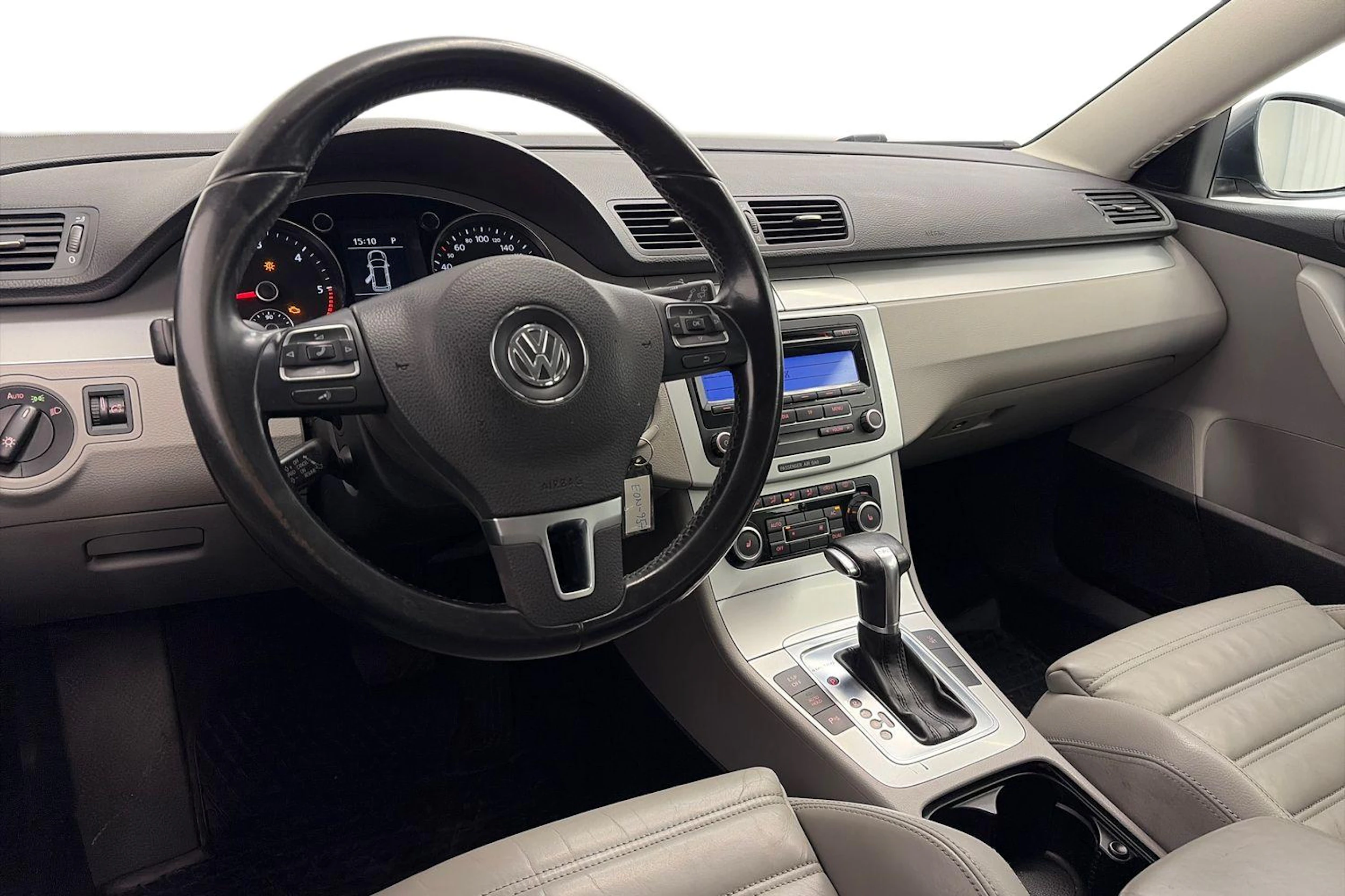 Harmaa Volkswagen PASSAT 2010 kuva 6.