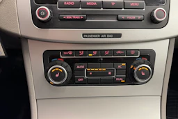 Harmaa Volkswagen PASSAT 2010 kuva 20.