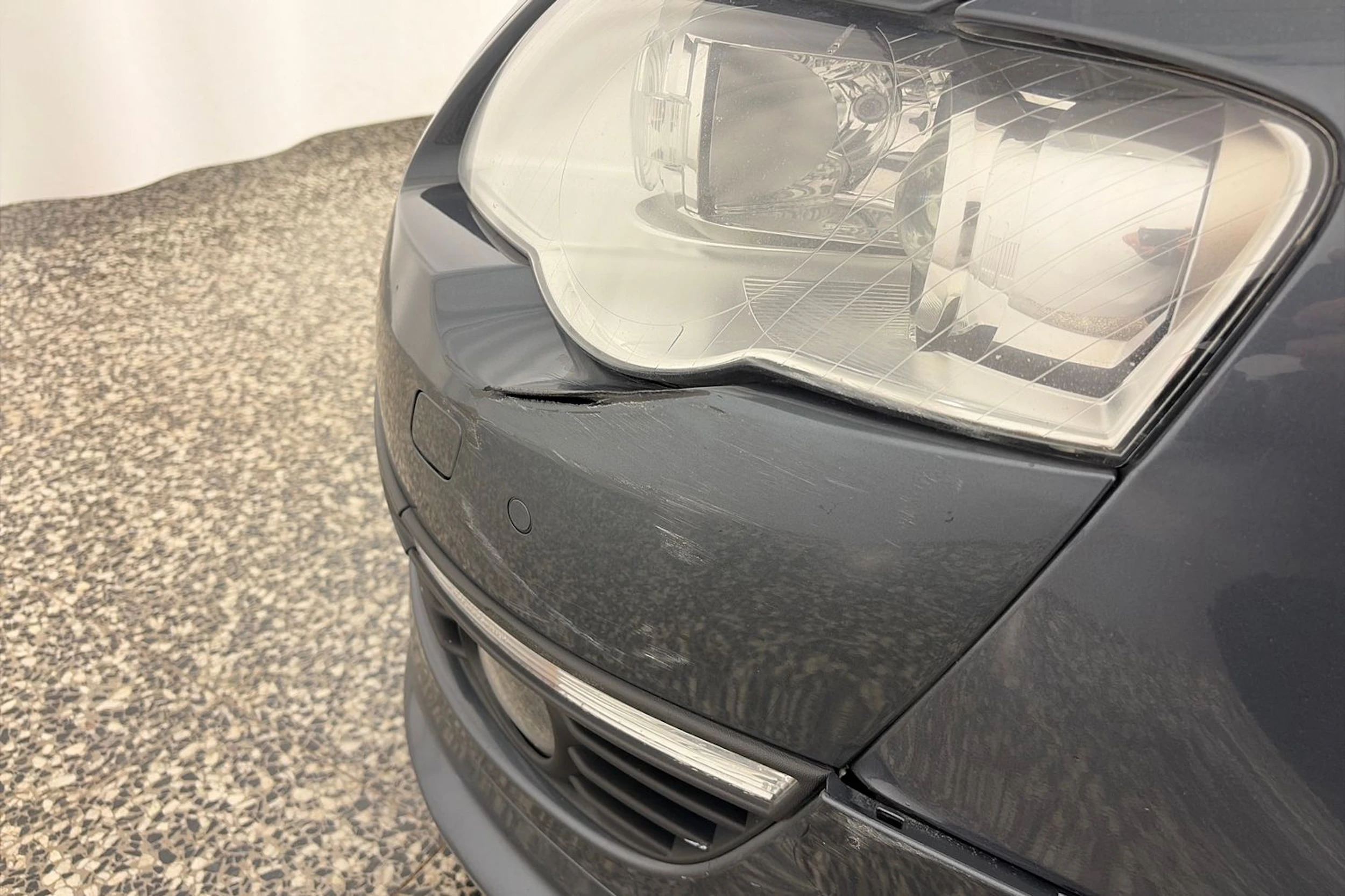 Harmaa Volkswagen PASSAT 2010 kuva 26.