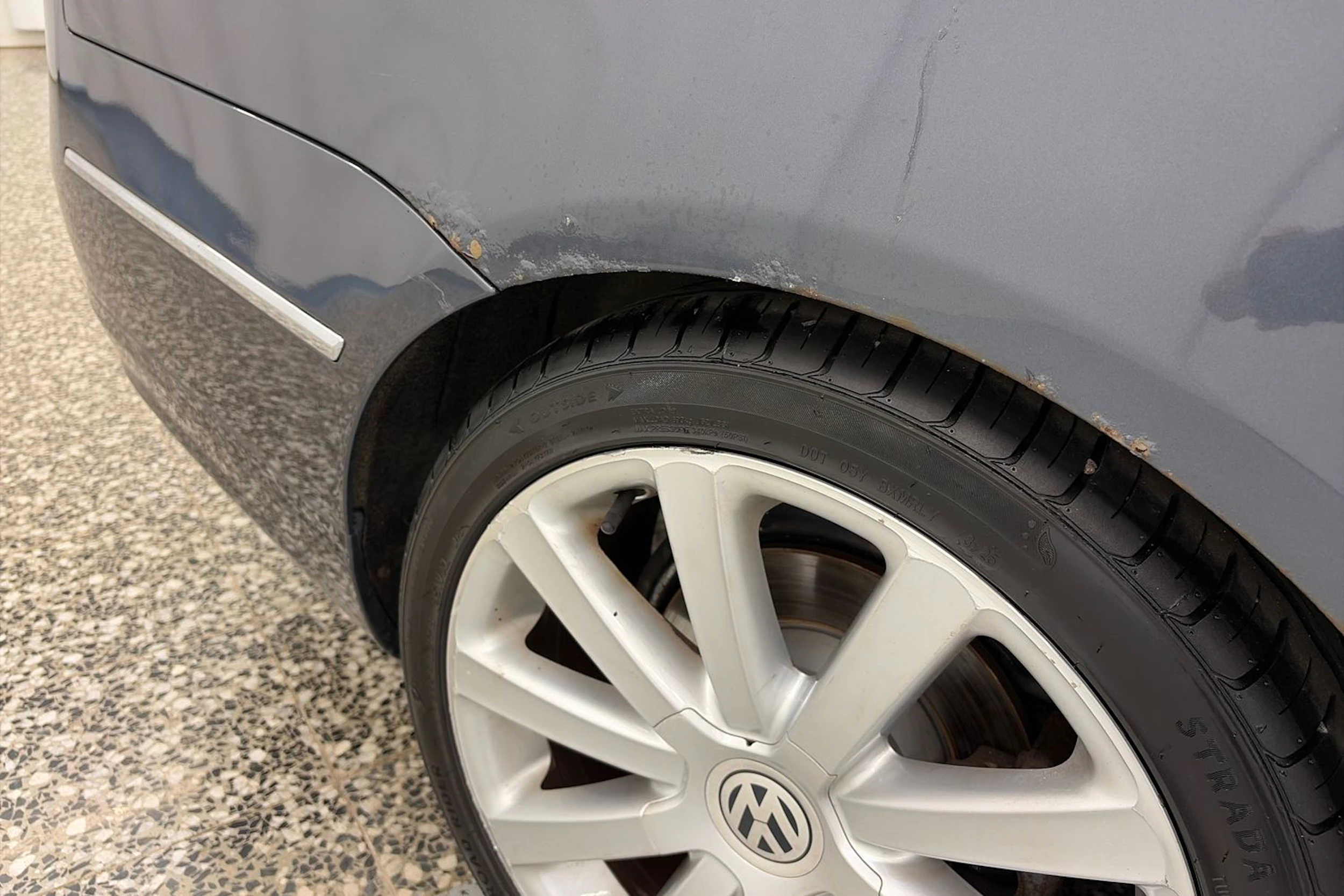 Harmaa Volkswagen PASSAT 2010 kuva 31.