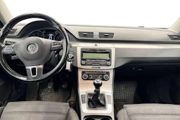 musta Volkswagen Passat 2010 kuva 7.