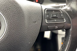 musta Volkswagen Passat 2010 kuva 23.
