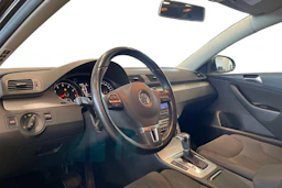 ruskea (beige) Volkswagen Passat 2010 kuva 8.