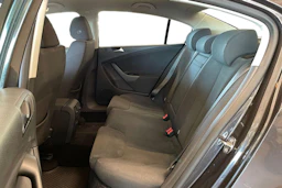ruskea (beige) Volkswagen Passat 2010 kuva 11.