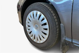 ruskea (beige) Volkswagen Passat 2010 kuva 12.