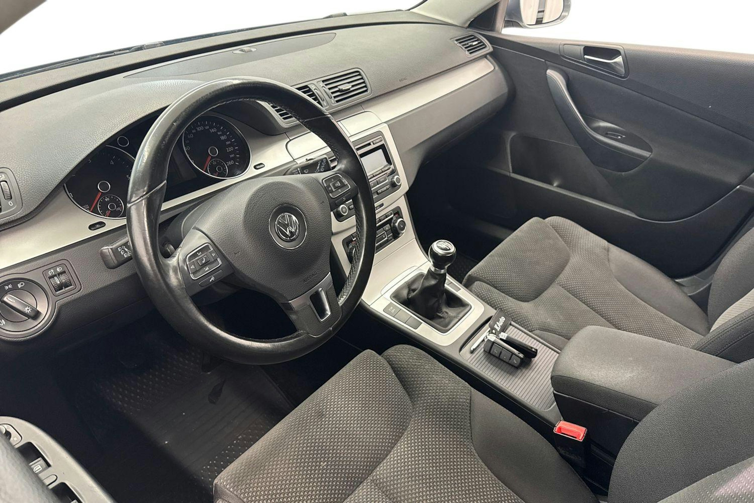 Harmaa Volkswagen PASSAT 2010 kuva 6.