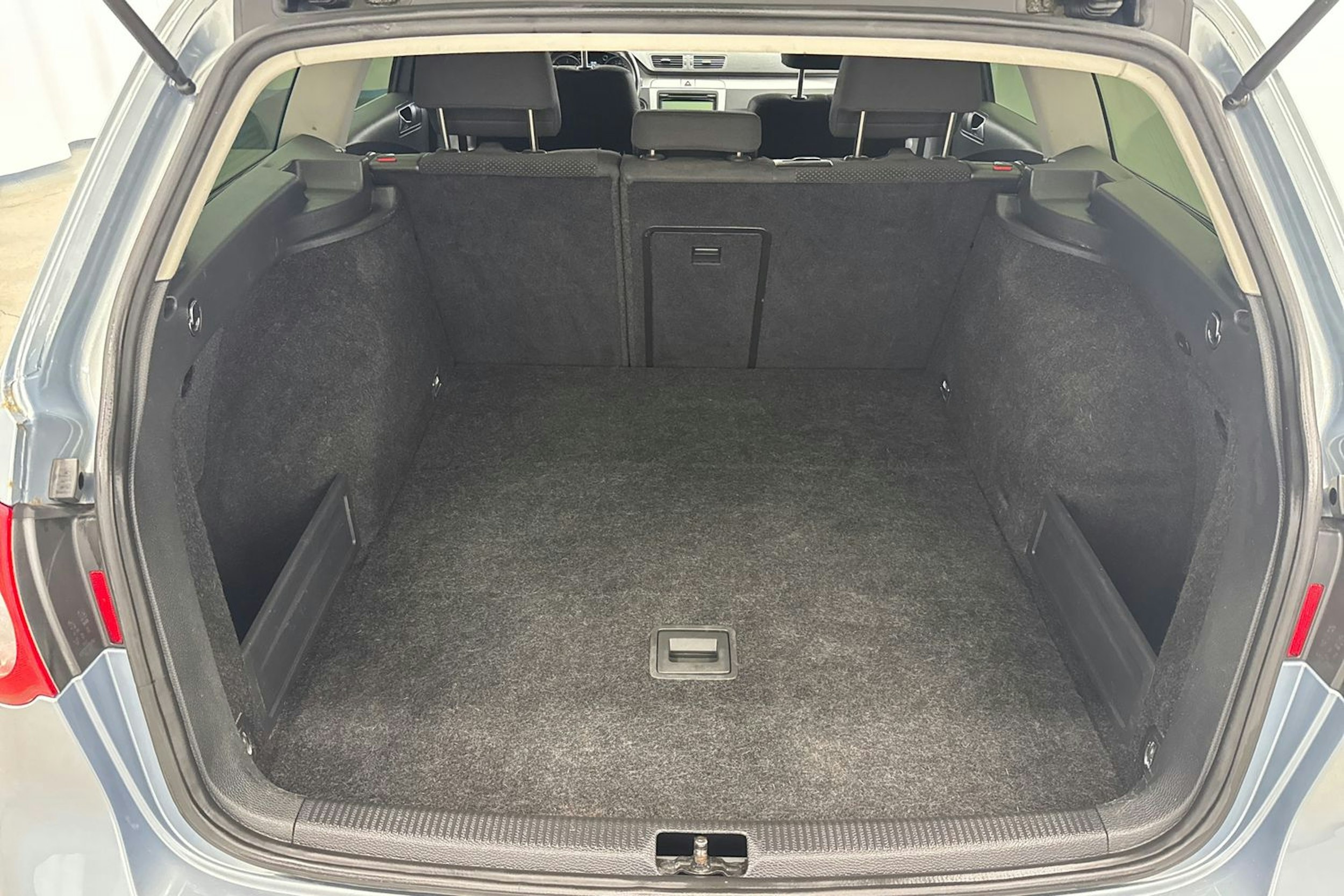 Harmaa Volkswagen PASSAT 2010 kuva 11.