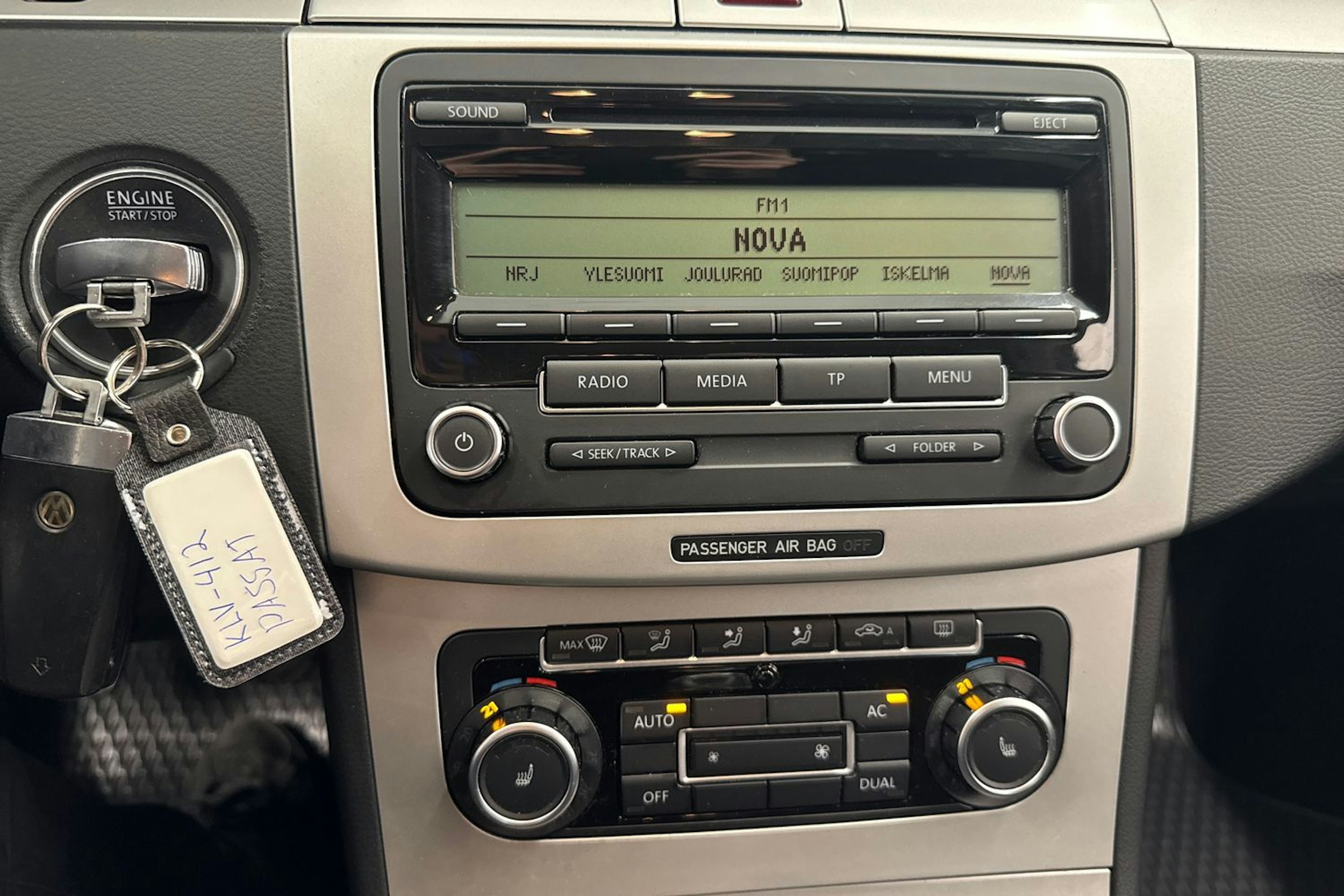 Harmaa Volkswagen PASSAT 2010 kuva 13.