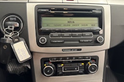 Harmaa Volkswagen PASSAT 2010 kuva 13.