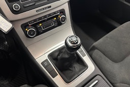 Harmaa Volkswagen PASSAT 2010 kuva 14.