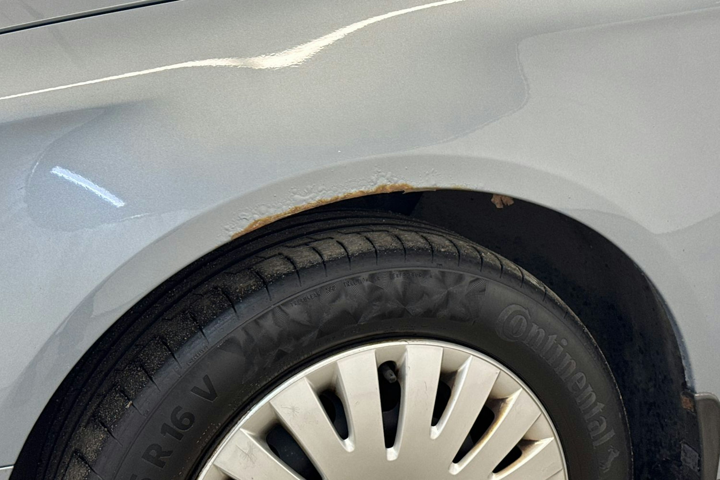 Harmaa Volkswagen PASSAT 2010 kuva 24.