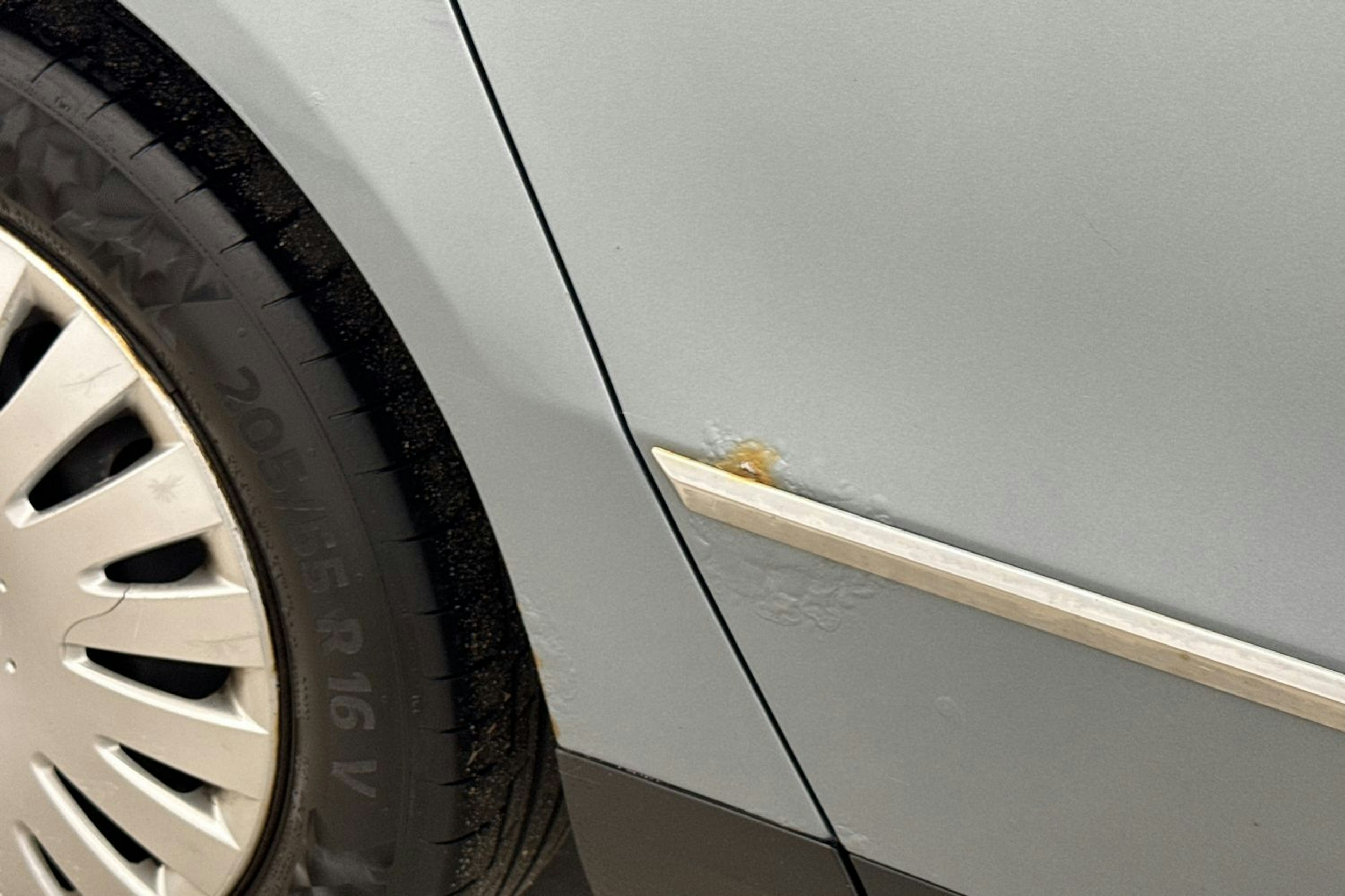 Harmaa Volkswagen PASSAT 2010 kuva 27.