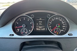 sininen Volkswagen Passat 2010 kuva 14.