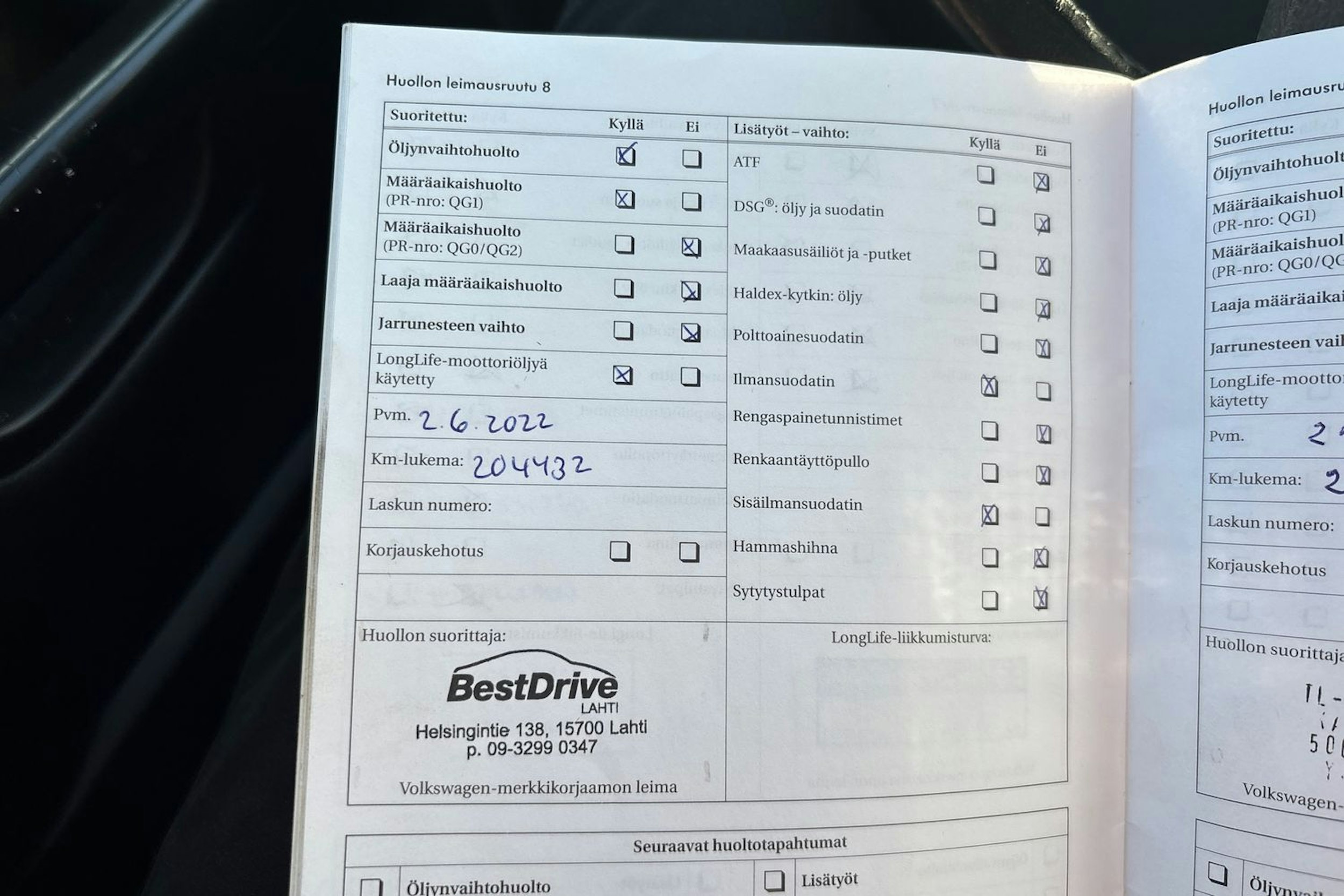 sininen Volkswagen Passat 2010 kuva 18.