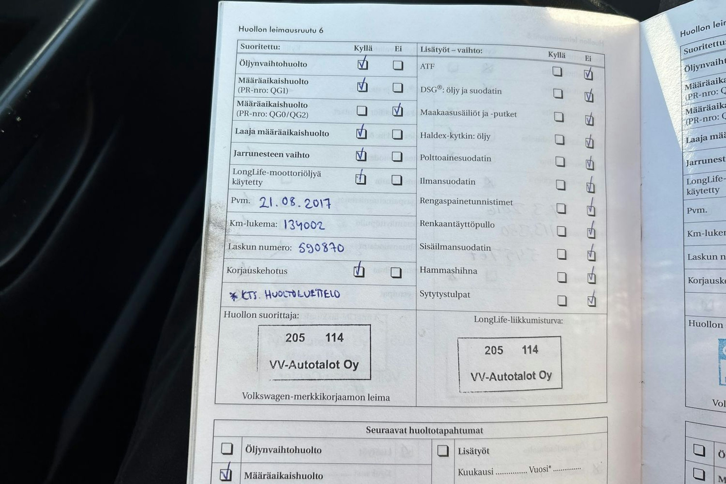 sininen Volkswagen Passat 2010 kuva 20.