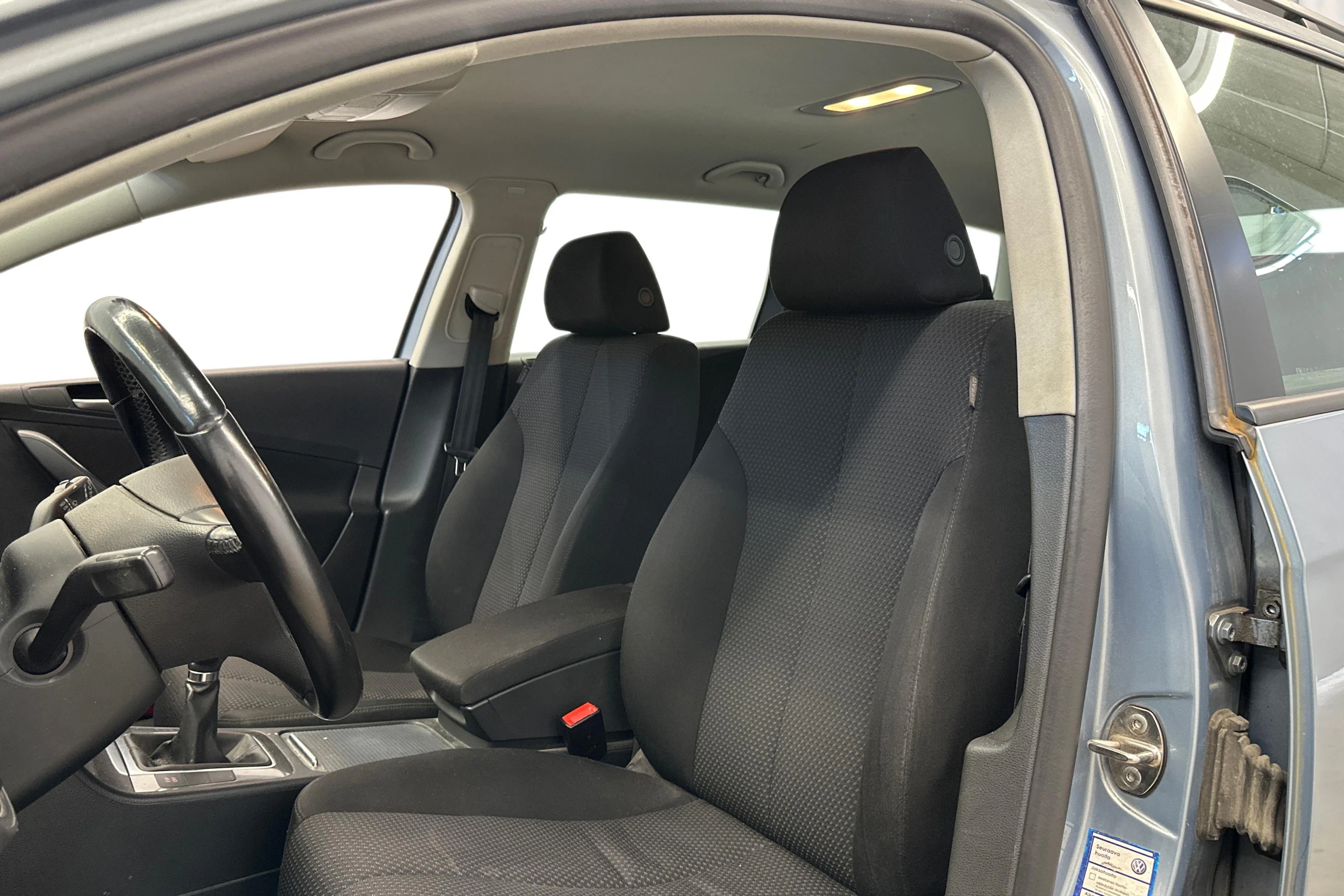 Harmaa Volkswagen PASSAT 2010 kuva 6.