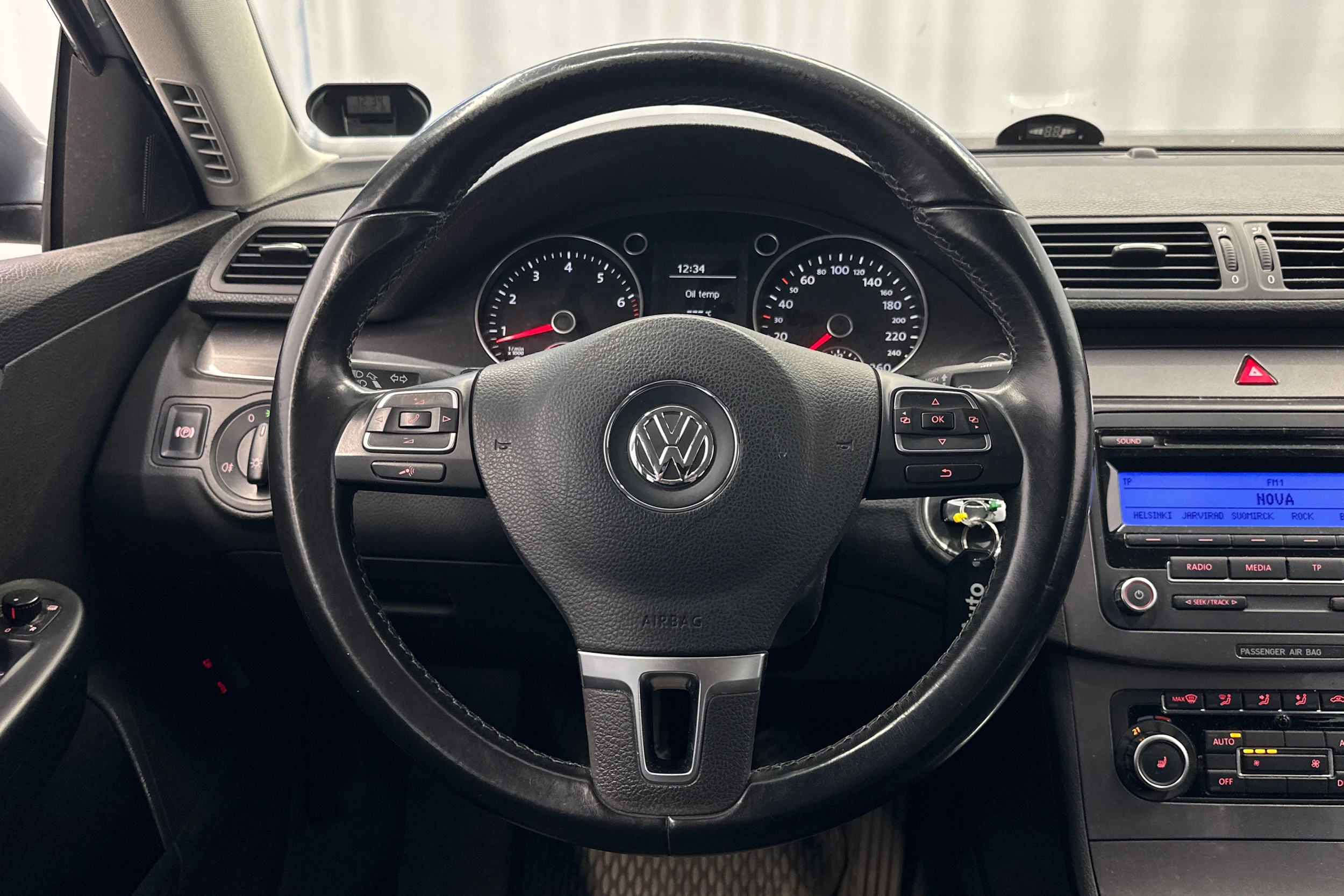 Harmaa Volkswagen PASSAT 2010 kuva 12.