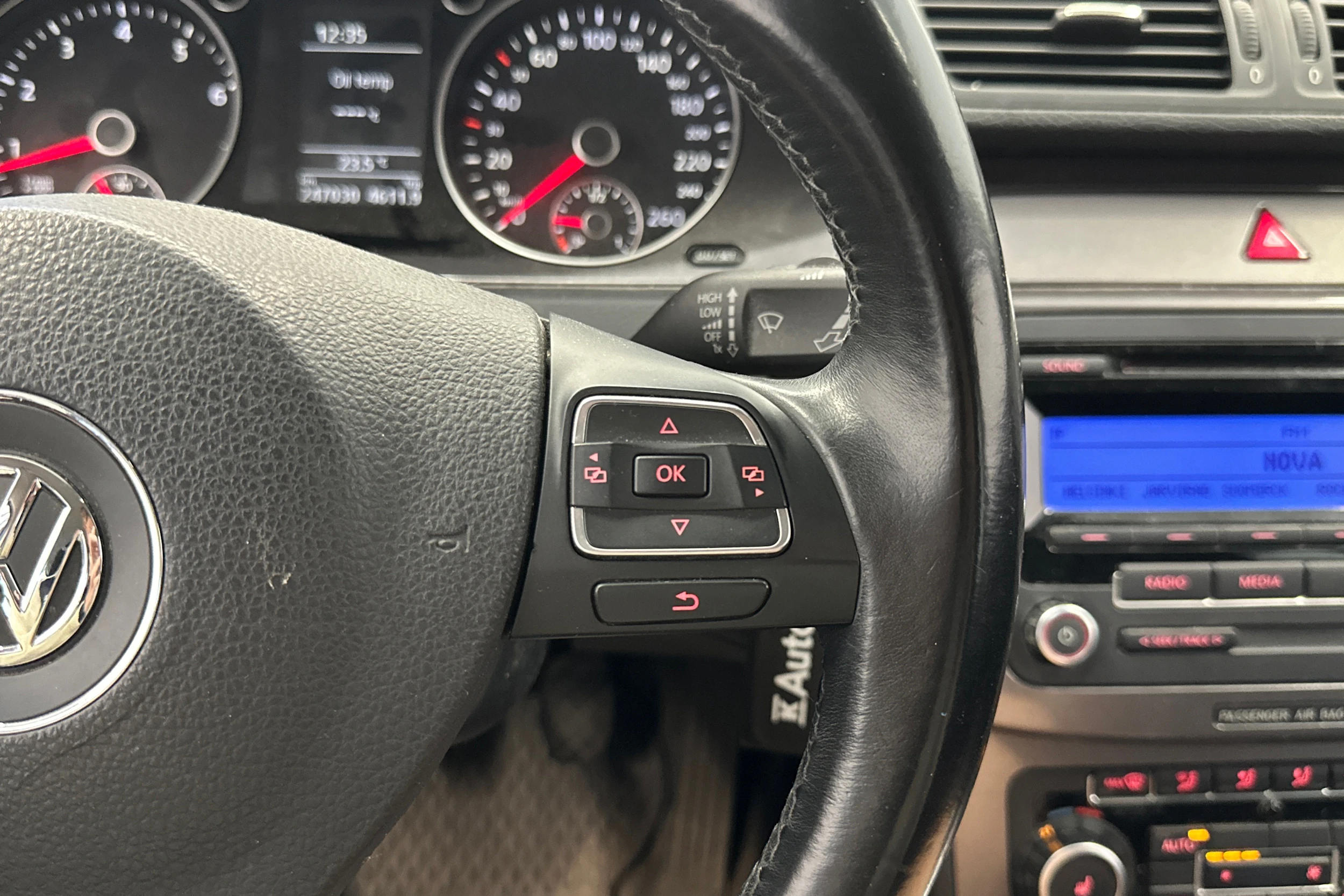 Harmaa Volkswagen PASSAT 2010 kuva 14.