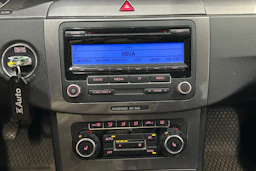 Harmaa Volkswagen PASSAT 2010 kuva 16.