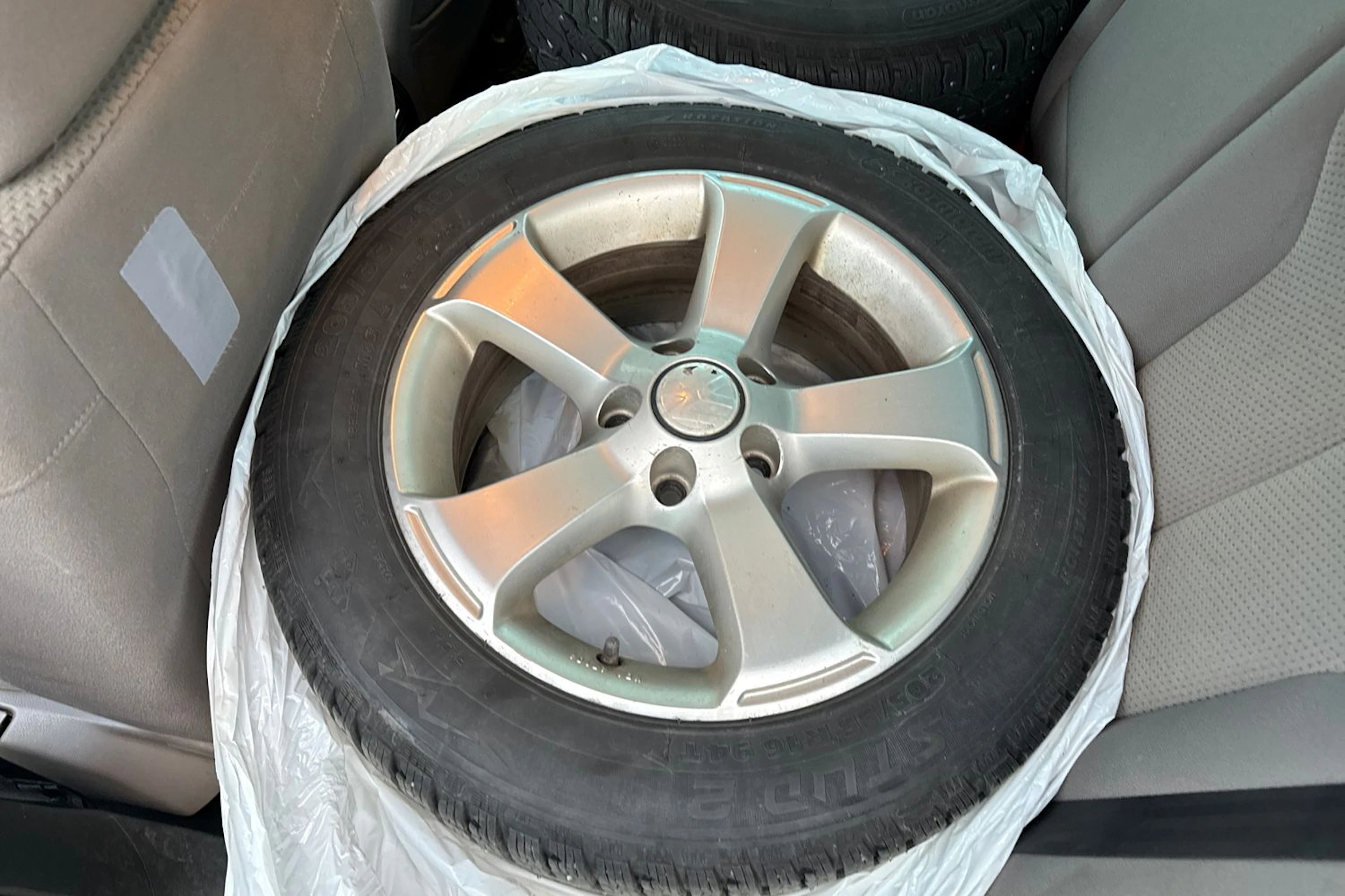 hopea Volkswagen Passat 2010 kuva 11.