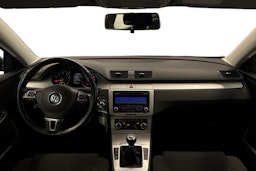 harmaa Volkswagen Passat 2010 kuva 7.