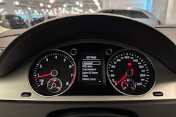 harmaa Volkswagen Passat 2010 kuva 14.