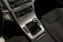 harmaa Volkswagen Passat 2010 kuva 20.