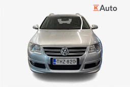 harmaa Volkswagen Passat 2010 kuva 4.