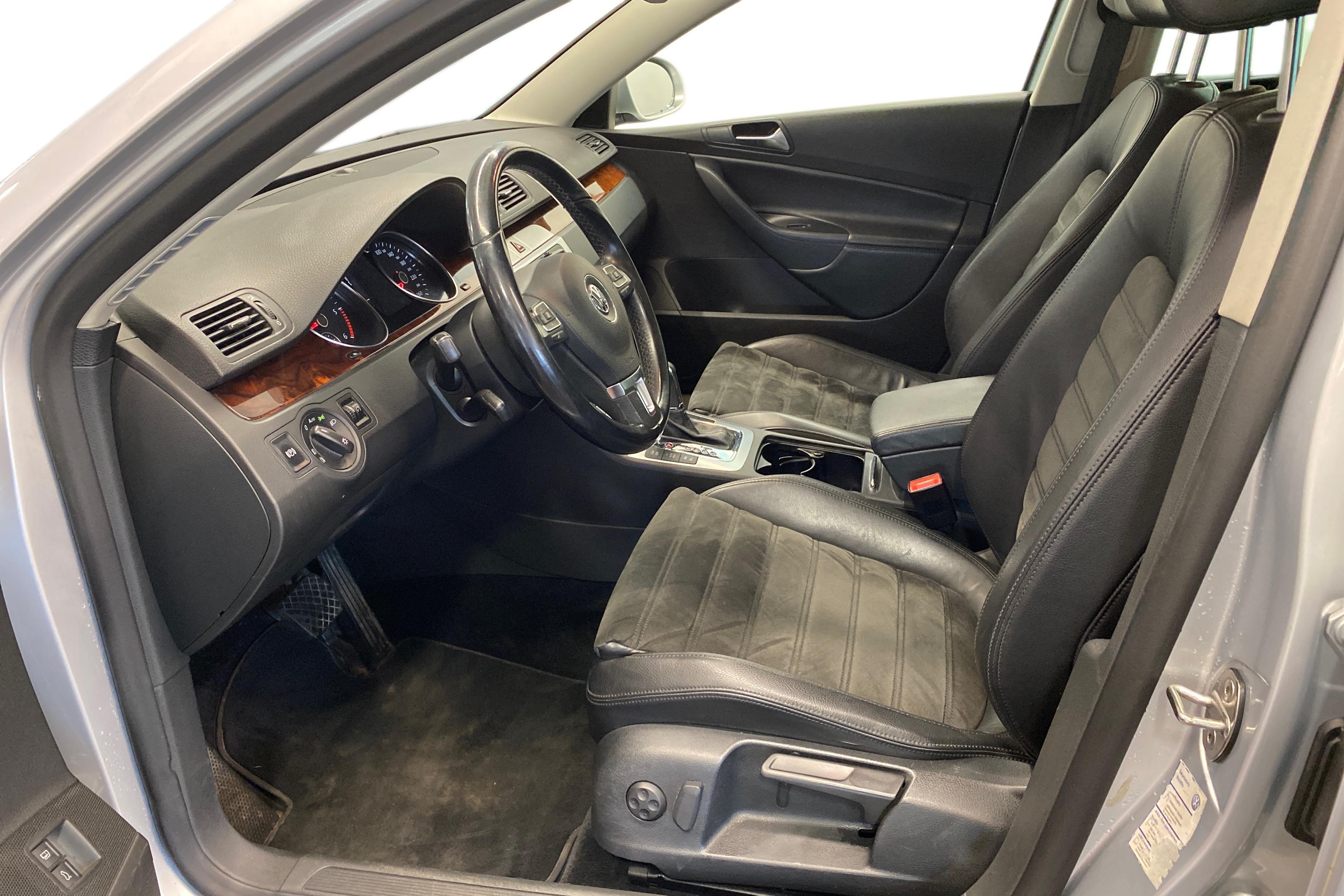 Volkswagen Passat 2010, kuva 6/42
