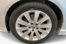 harmaa Volkswagen Passat 2010 kuva 9.
