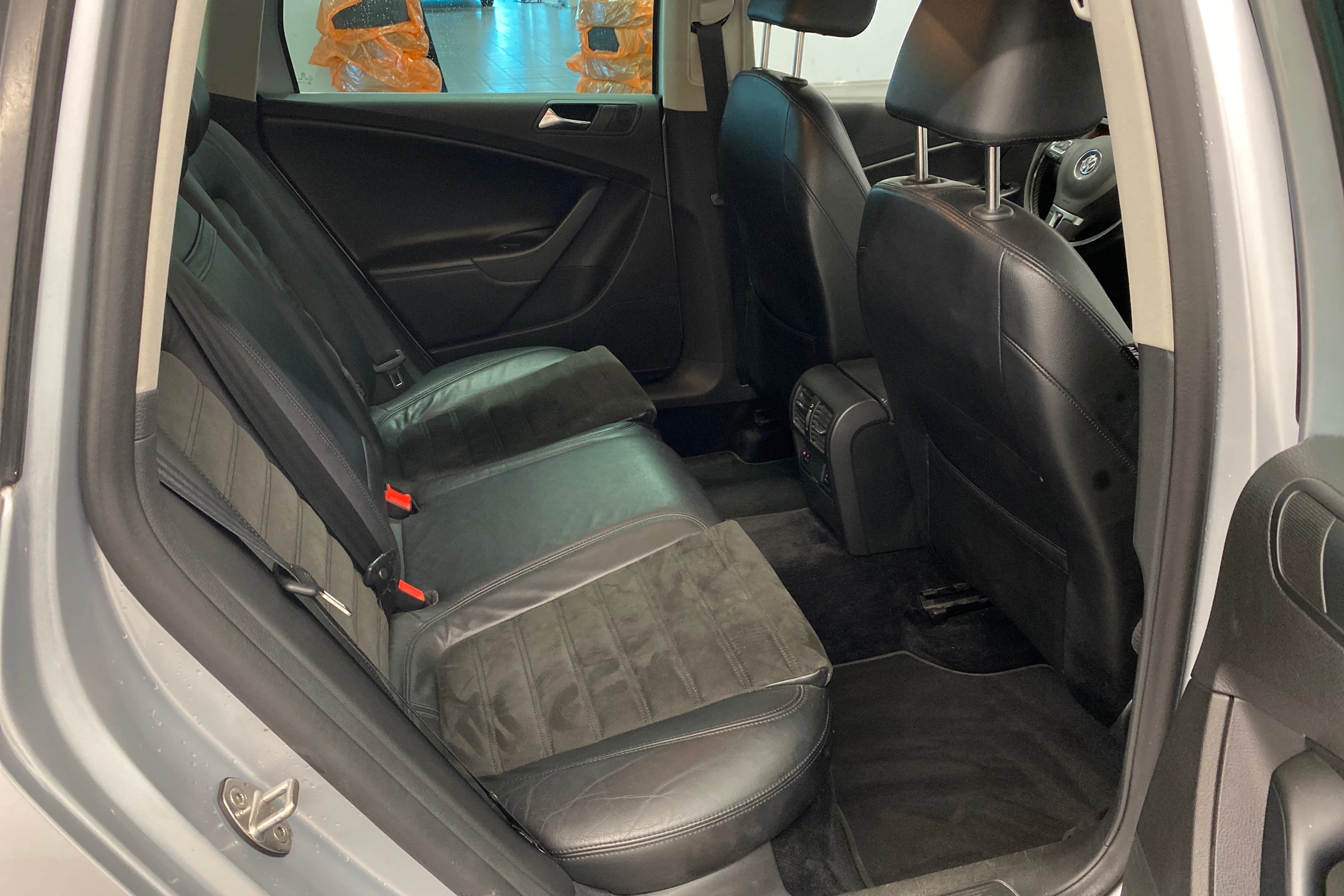 harmaa Volkswagen Passat 2010 kuva 15.