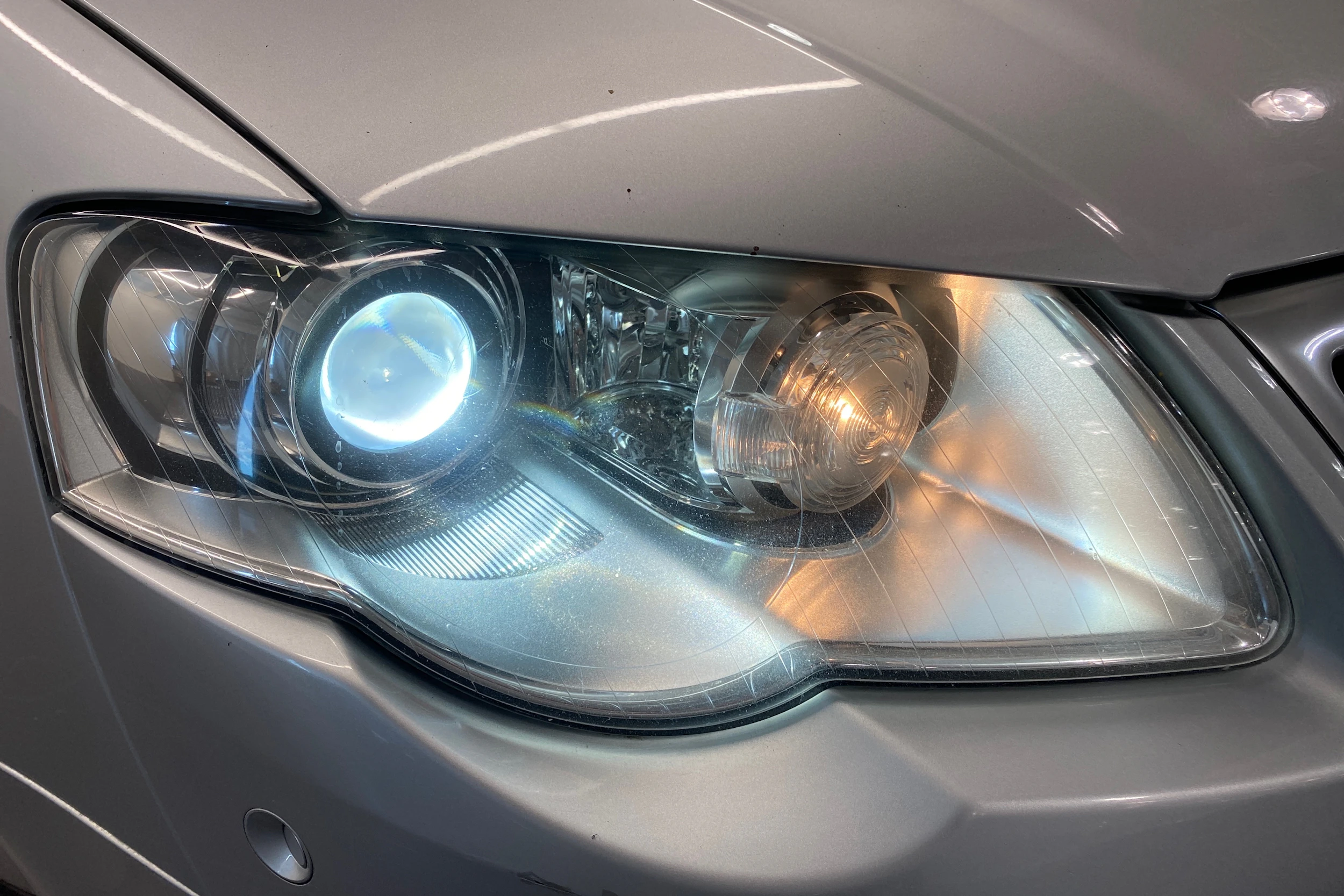 harmaa Volkswagen Passat 2010 kuva 18.