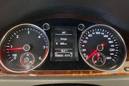 harmaa Volkswagen Passat 2010 kuva 21.