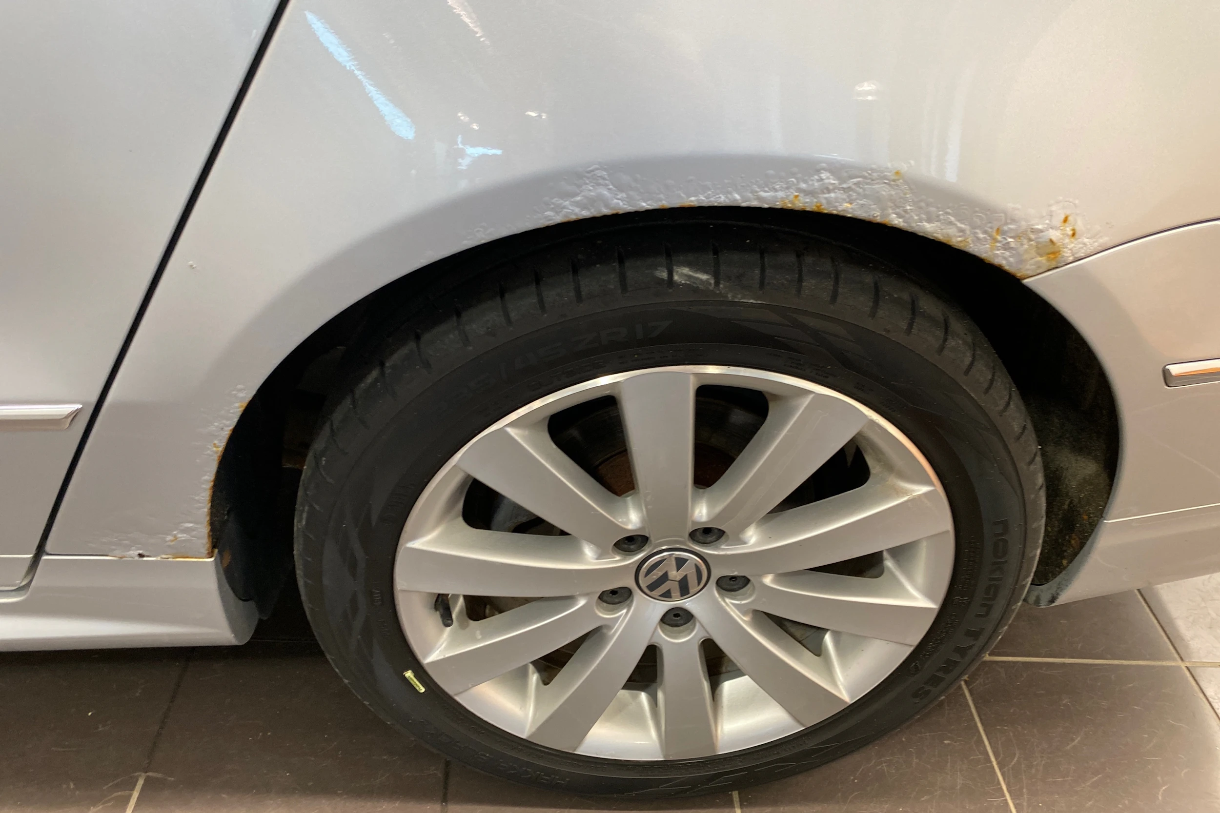 harmaa Volkswagen Passat 2010 kuva 27.