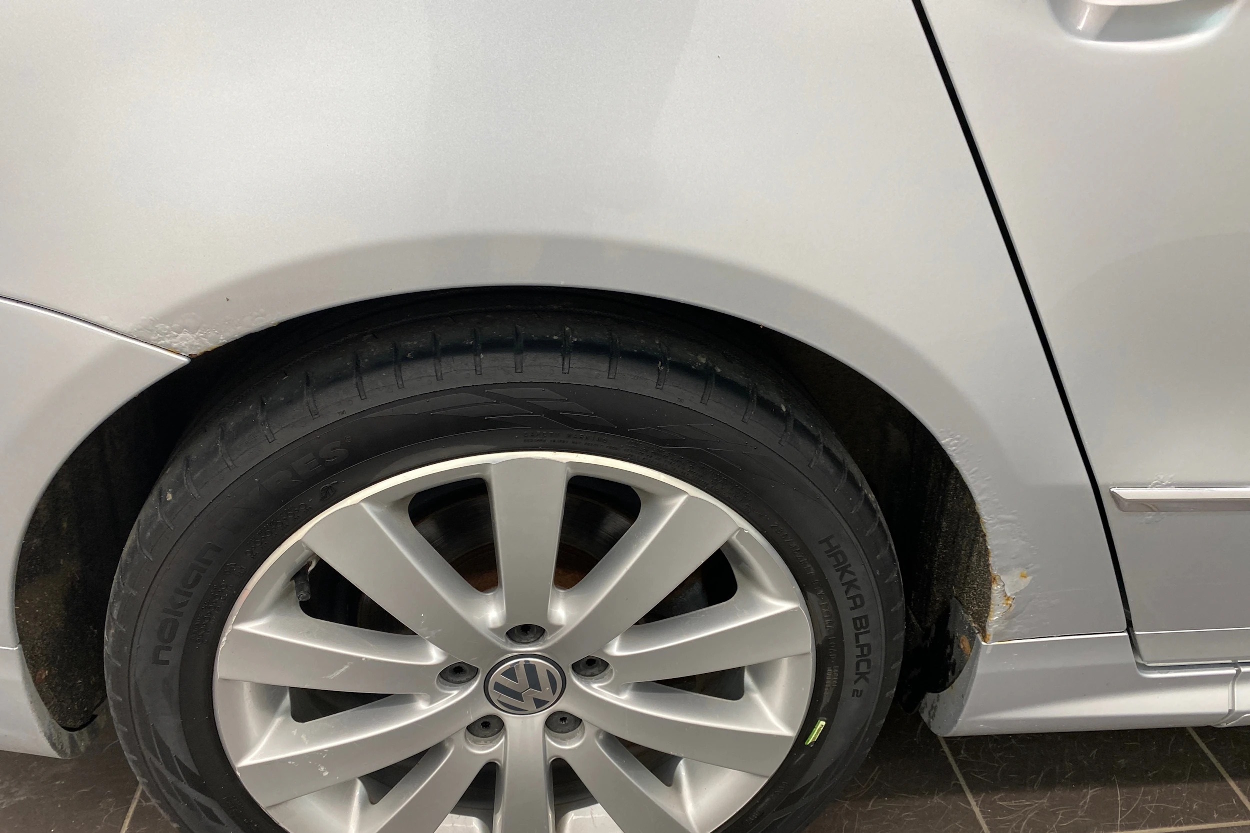 harmaa Volkswagen Passat 2010 kuva 29.