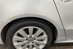 harmaa Volkswagen Passat 2010 kuva 29.
