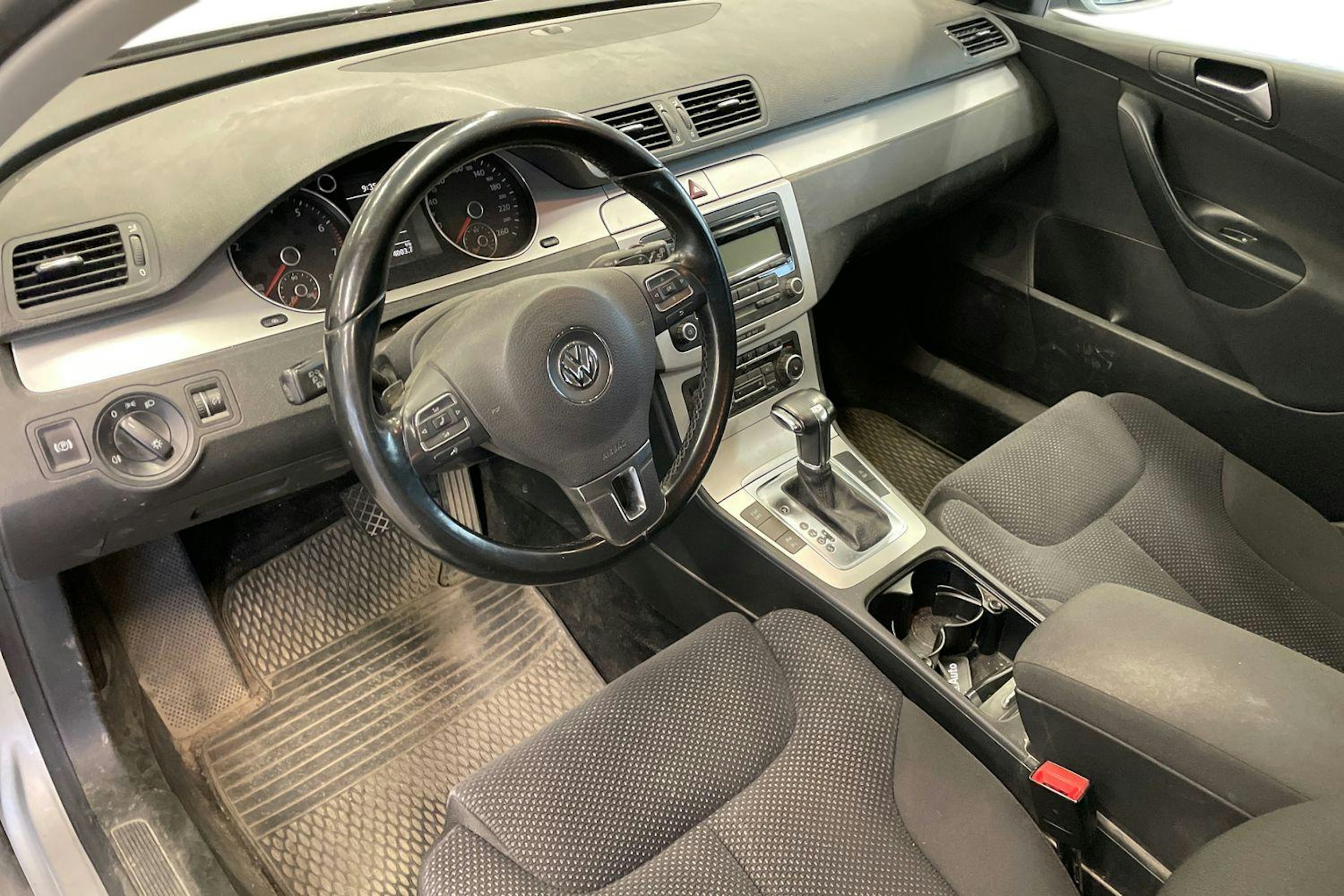 Harmaa Volkswagen PASSAT 2010 kuva 7.