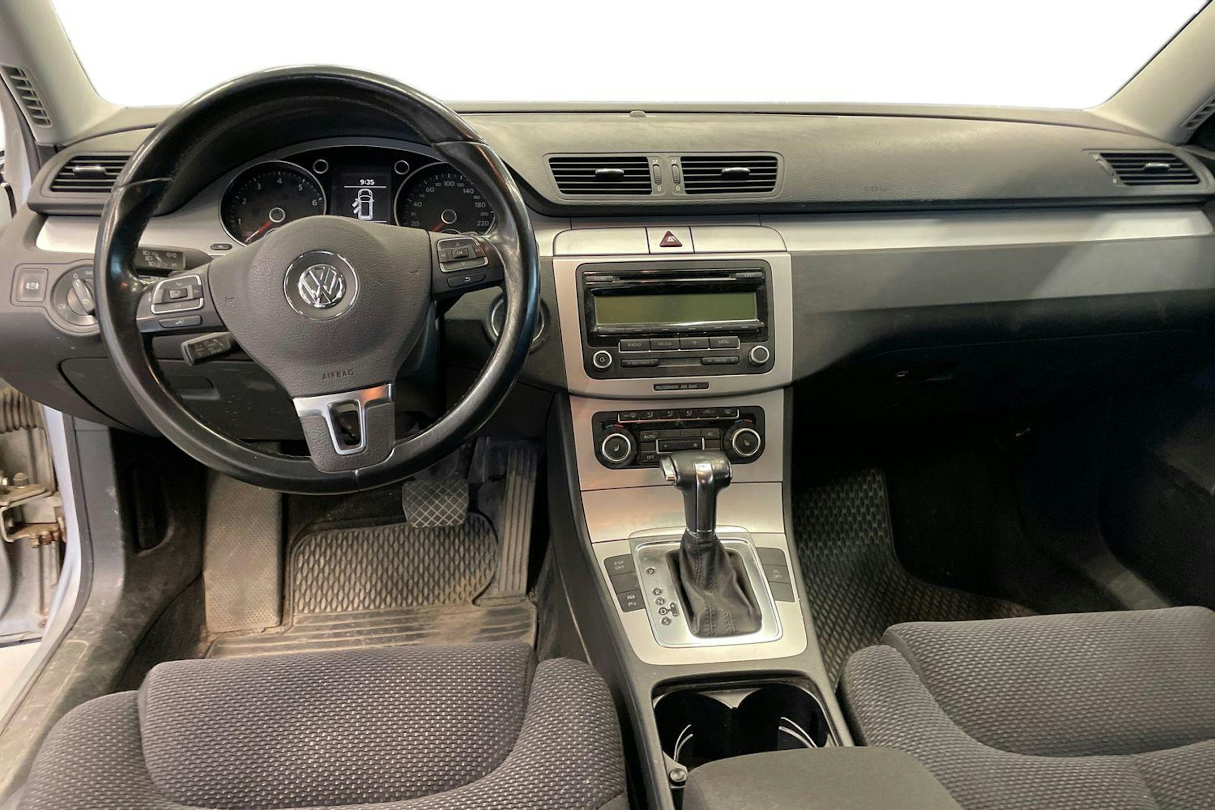 Harmaa Volkswagen PASSAT 2010 kuva 9.