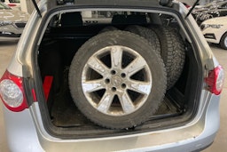 Harmaa Volkswagen PASSAT 2010 kuva 14.