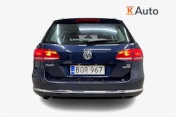 sininen Volkswagen Passat 2011 kuva 3.