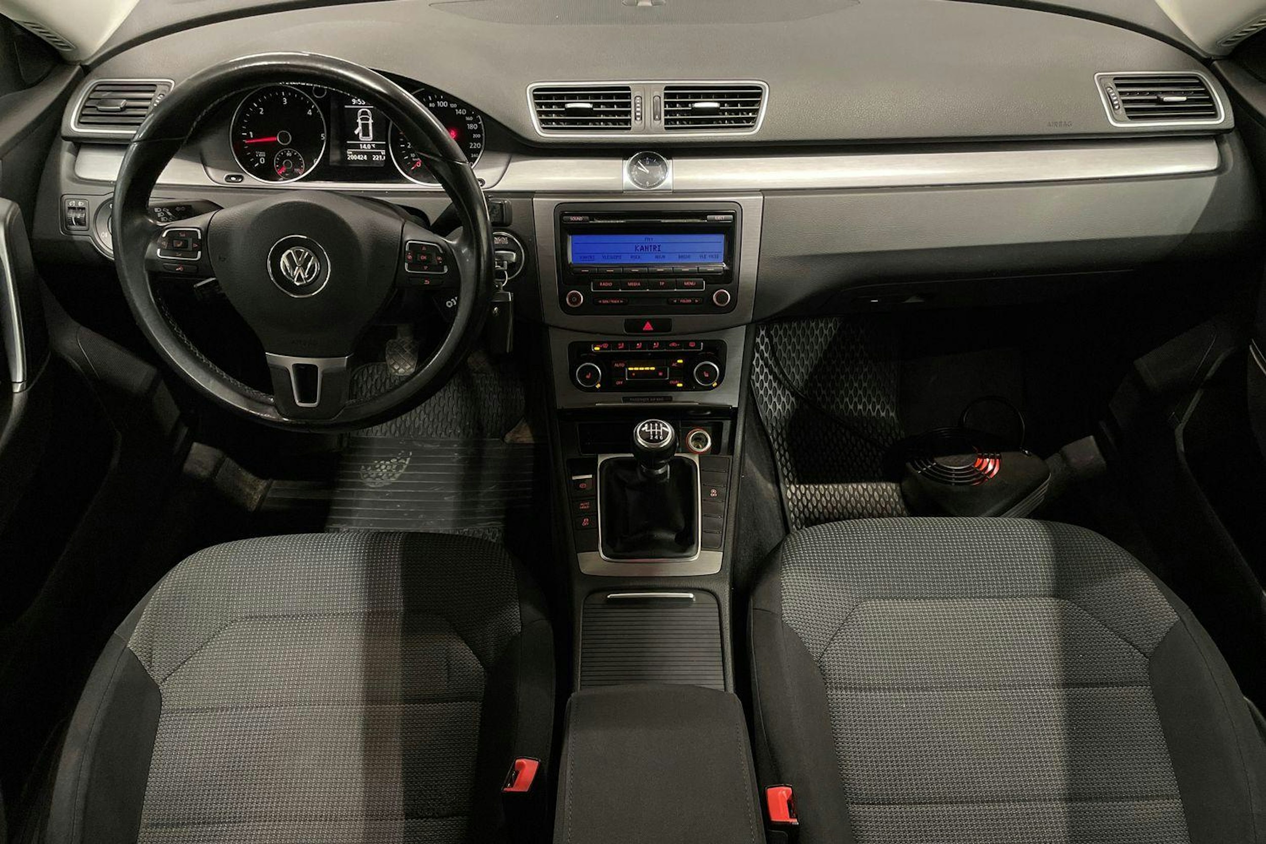 sininen Volkswagen Passat 2011 kuva 7.