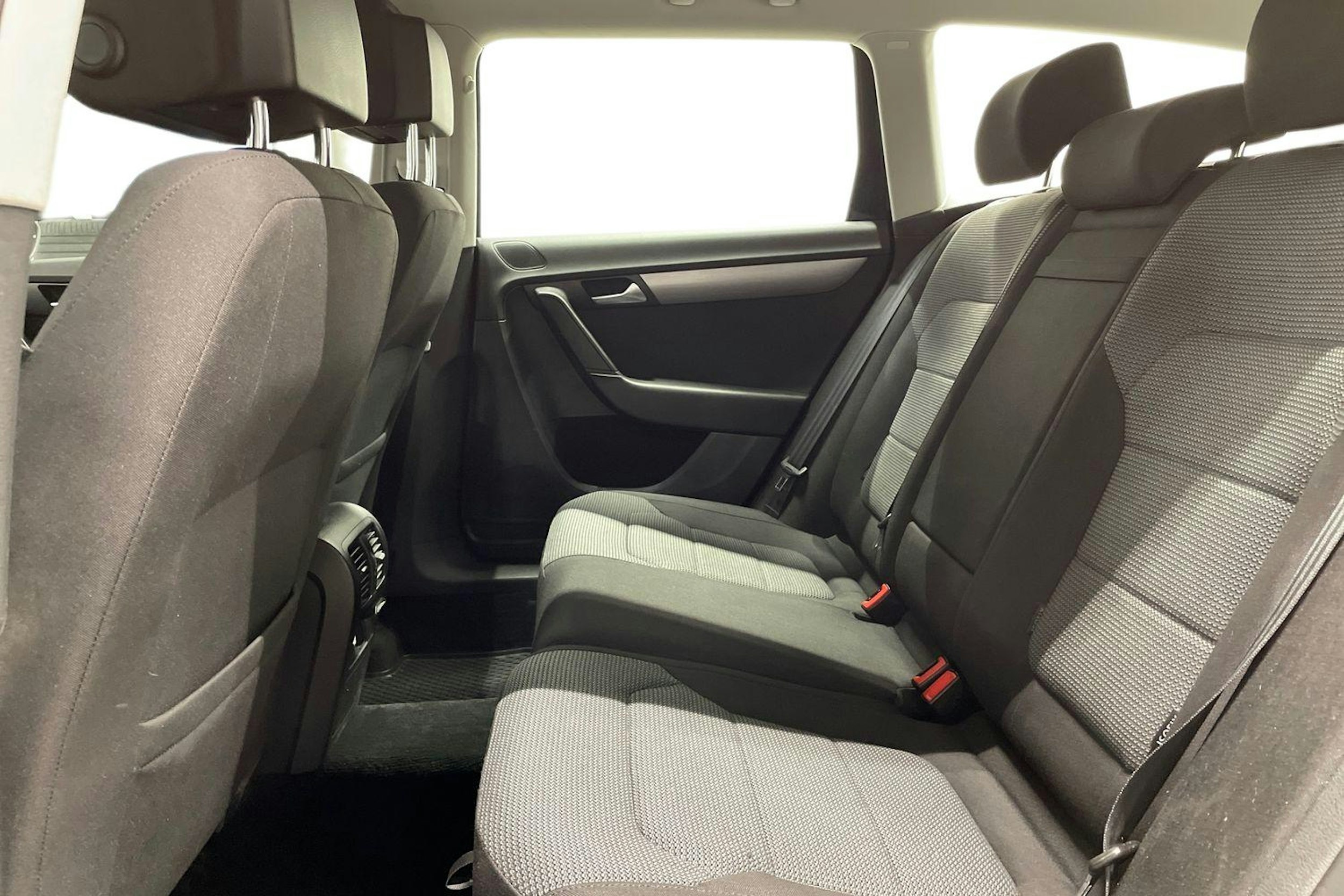 sininen Volkswagen Passat 2011 kuva 8.