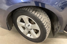 sininen Volkswagen Passat 2011 kuva 10.