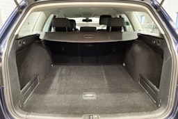 sininen Volkswagen Passat 2011 kuva 12.